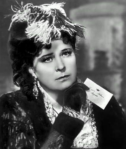 Алла Тарасова в фильме "Без вины виноватые"